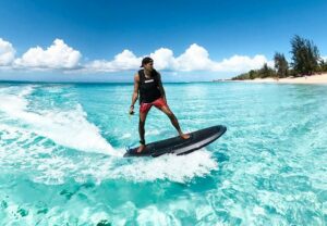 Read more about the article Electric surfboard: what is it?